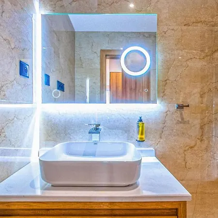 شقة Luxusny Apartman